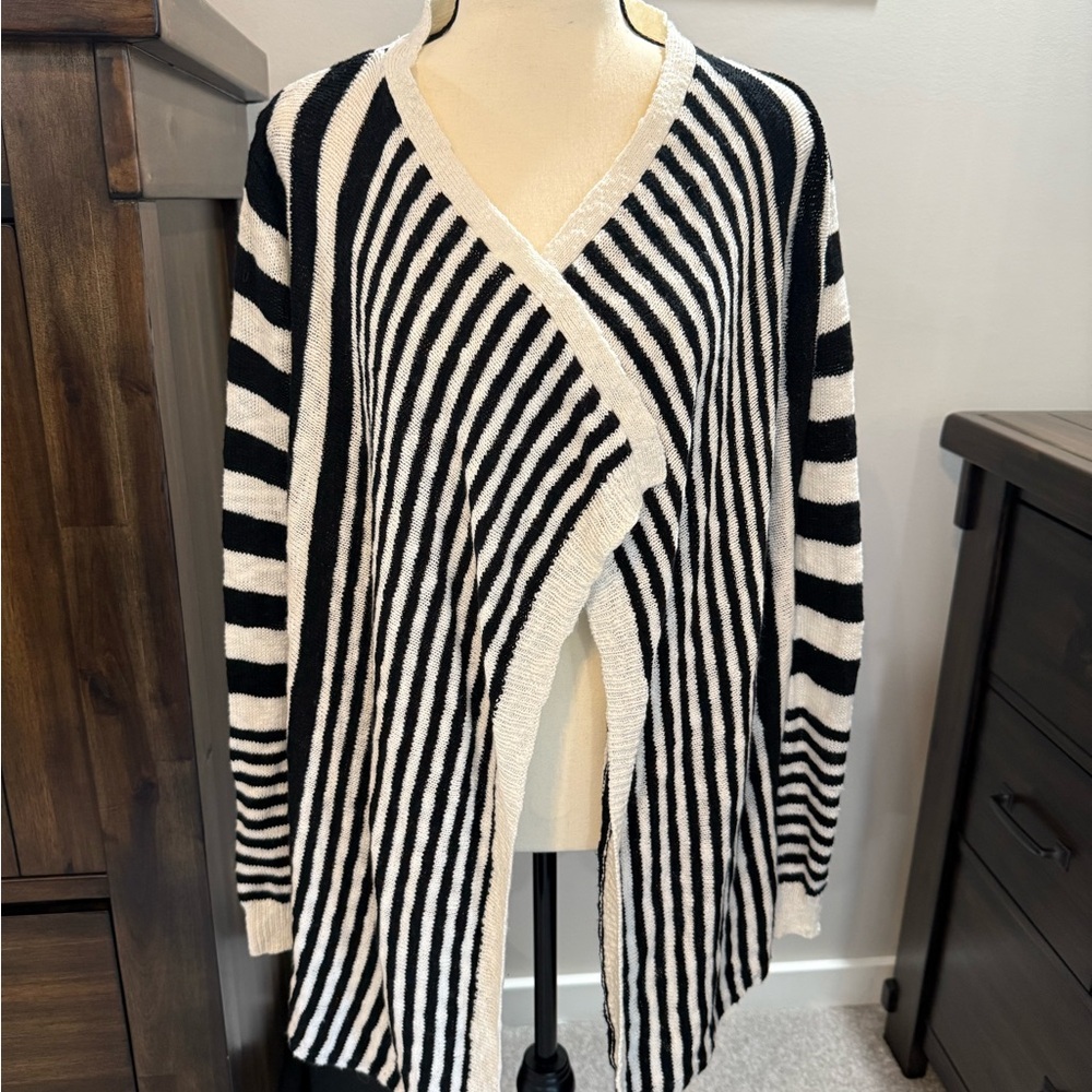 White House Black Market Black and White Striped Cardigan